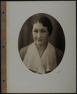 The Junior League of Fort Worth Portraits Scrapbook, 1931, Page 33