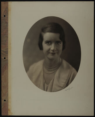 The Junior League of Fort Worth Portraits Scrapbook, 1931, Page 39