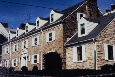 side view of gamma kappa chapter house slide (image)