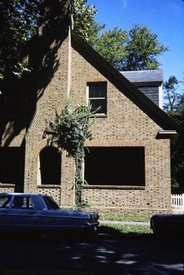 side view of gamma kappa chapter house slide (image)