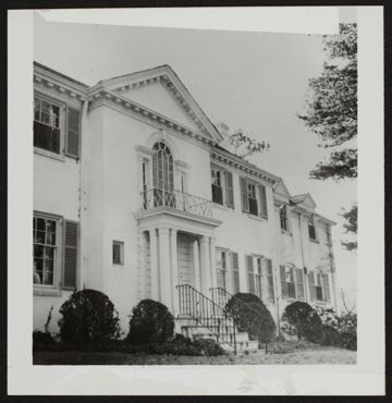 Delta Alpha Chapter House Photograph