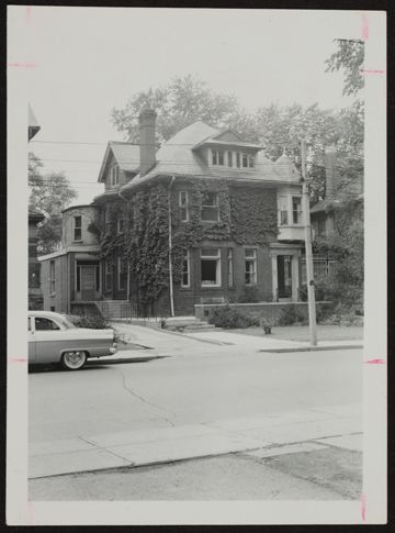 Xi Chapter House Photograph