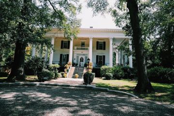 Kappa Epsilon Chapter House