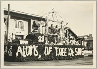 Beta Epsilon Chapter Homecoming Parade Float Photograph