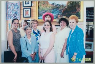 Eight Birmingham Alumnae Chapter Members at a Gallery Photograph, May 14, 2005