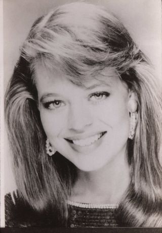 Jeri Ryan Portrait Slide