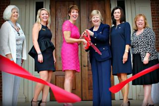 Beta Mu Chapter House Ribbon-Cutting Photograph, 2014