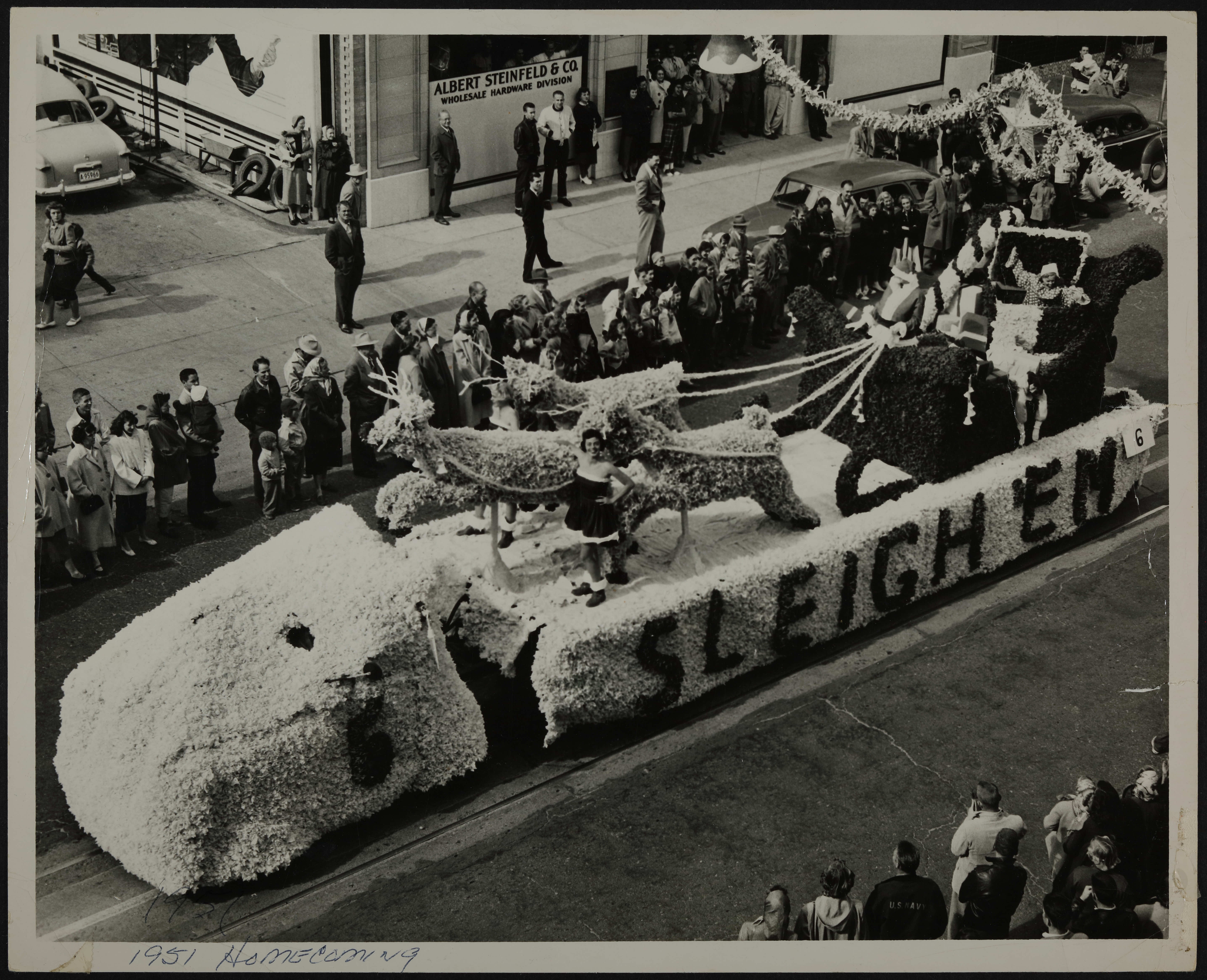 Beta Epsilon Homecoming Parade Float Acclaimed