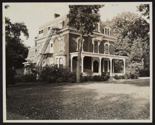 Delta Epsilon Chapter Founded