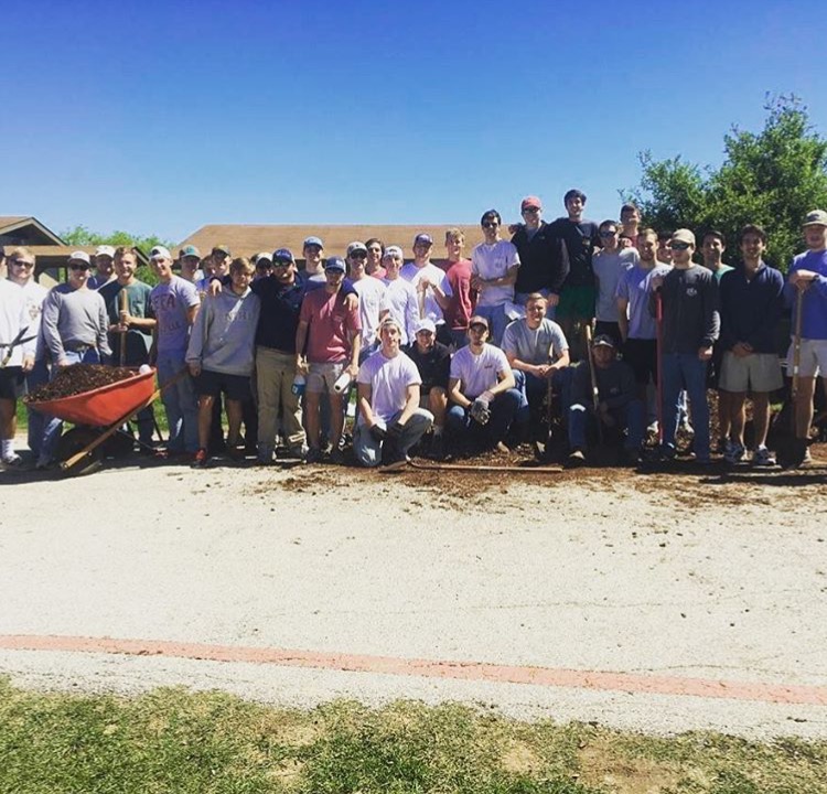 Zeta Theta Chapter Participates in Bobcat Build Event Photograph