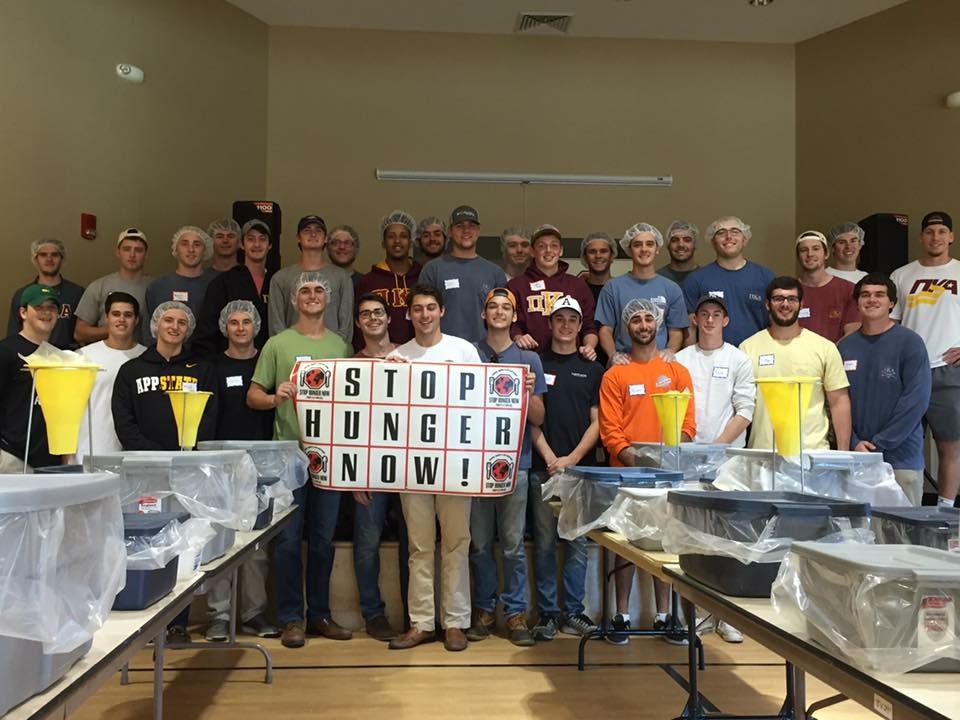 Iota Psi Chapter Members Work To End Hunger Photograph