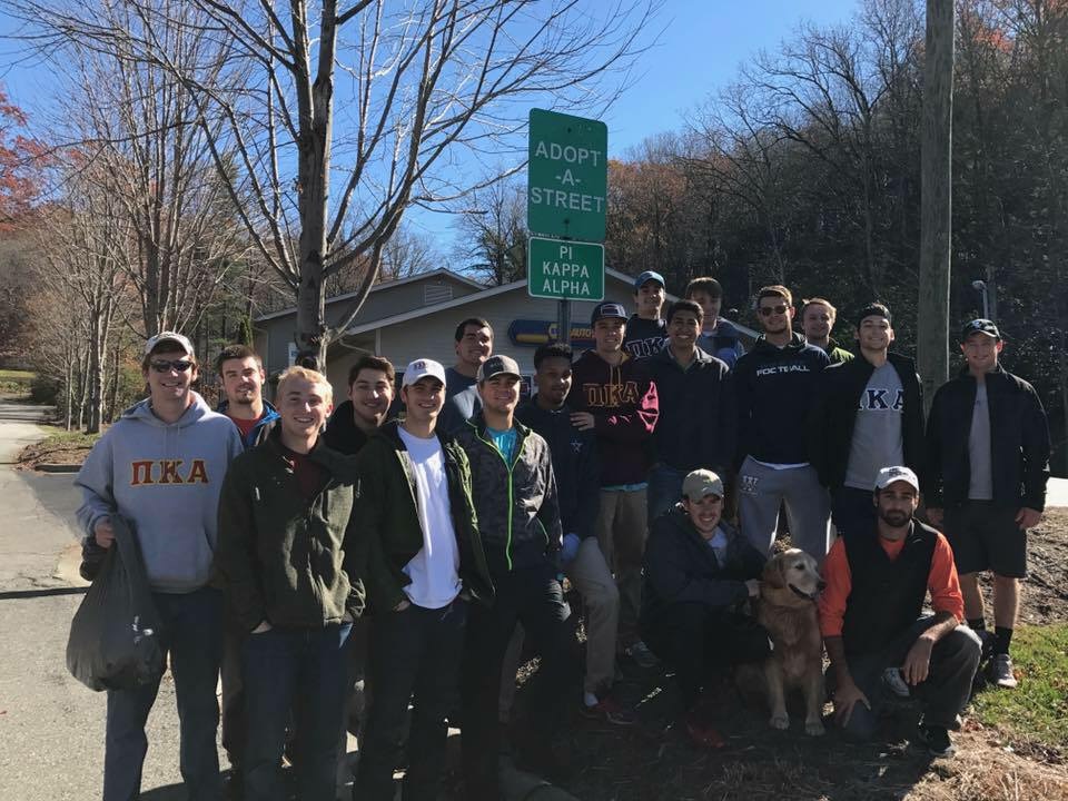 Iota Psi Chapter Members Clean Up Trash Photograph
