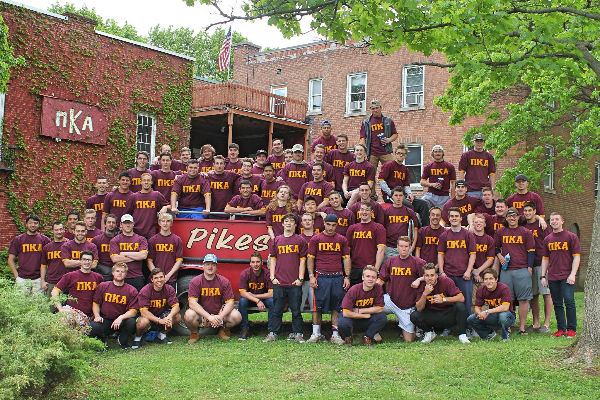 Gamma Tau Chapter and Their Chapter House Photograph