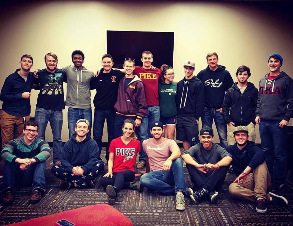 Zeta Alpha Chapter Members Participate In A Food Bank Photograph