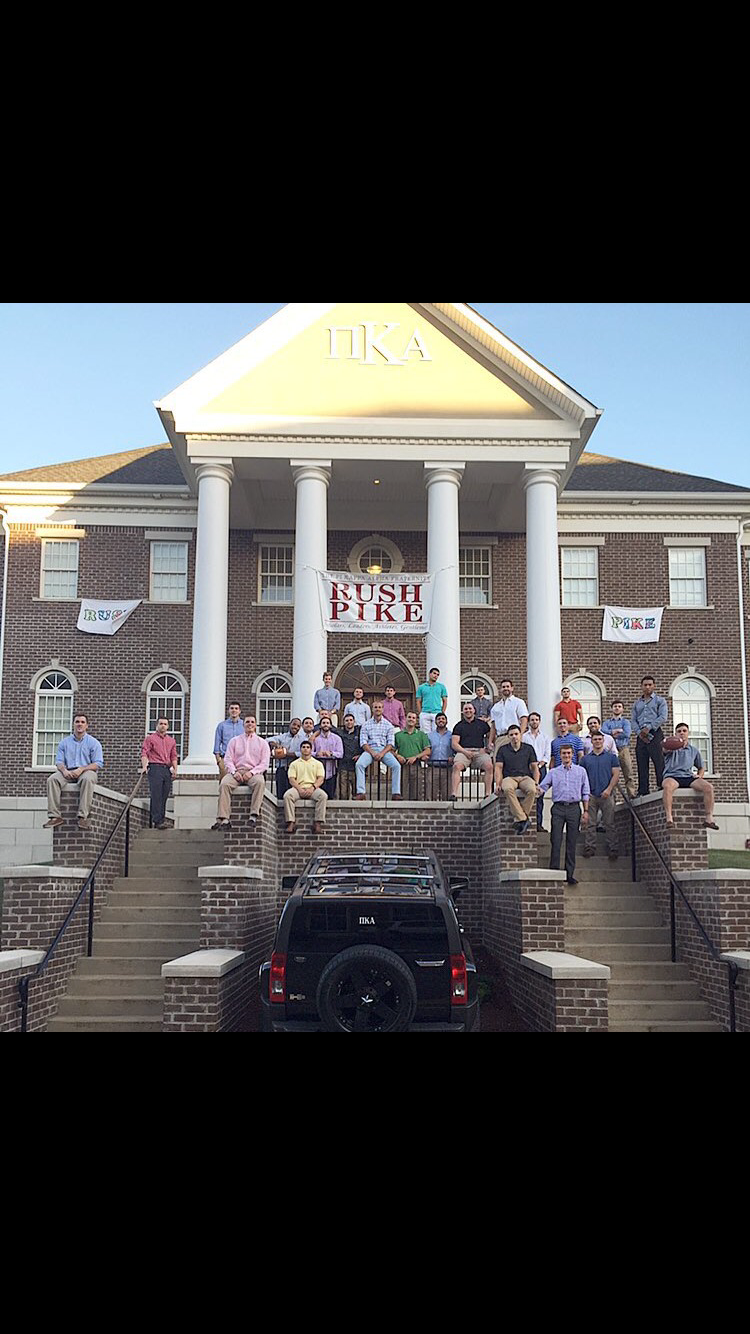 Zeta Epsilon Chapter Members and Their Chapter House Photograph
