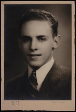 Pike_GoldStar_Box 3_F17_030.jpg