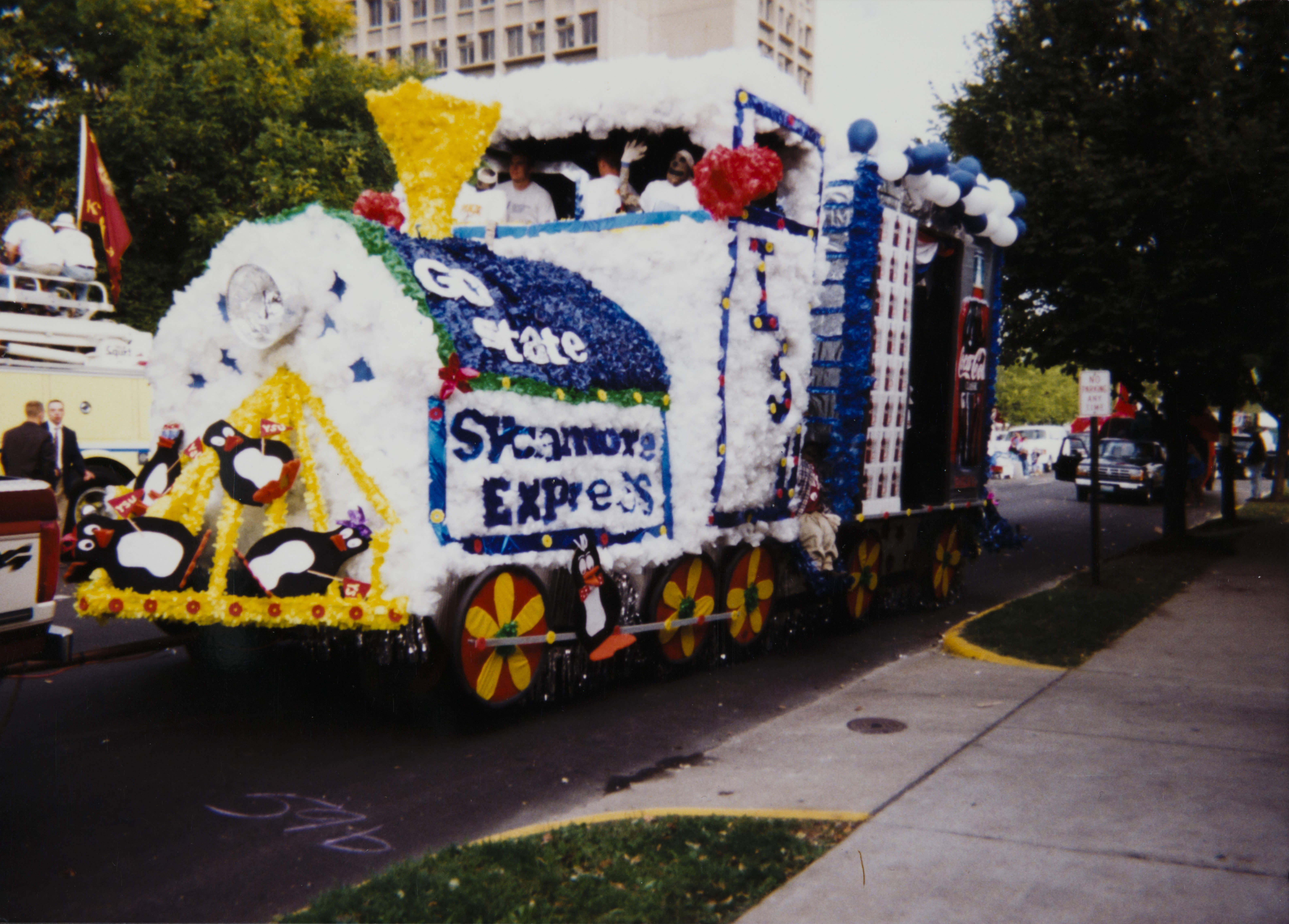 Theta Omicron Chapter Parade Float Photograph
