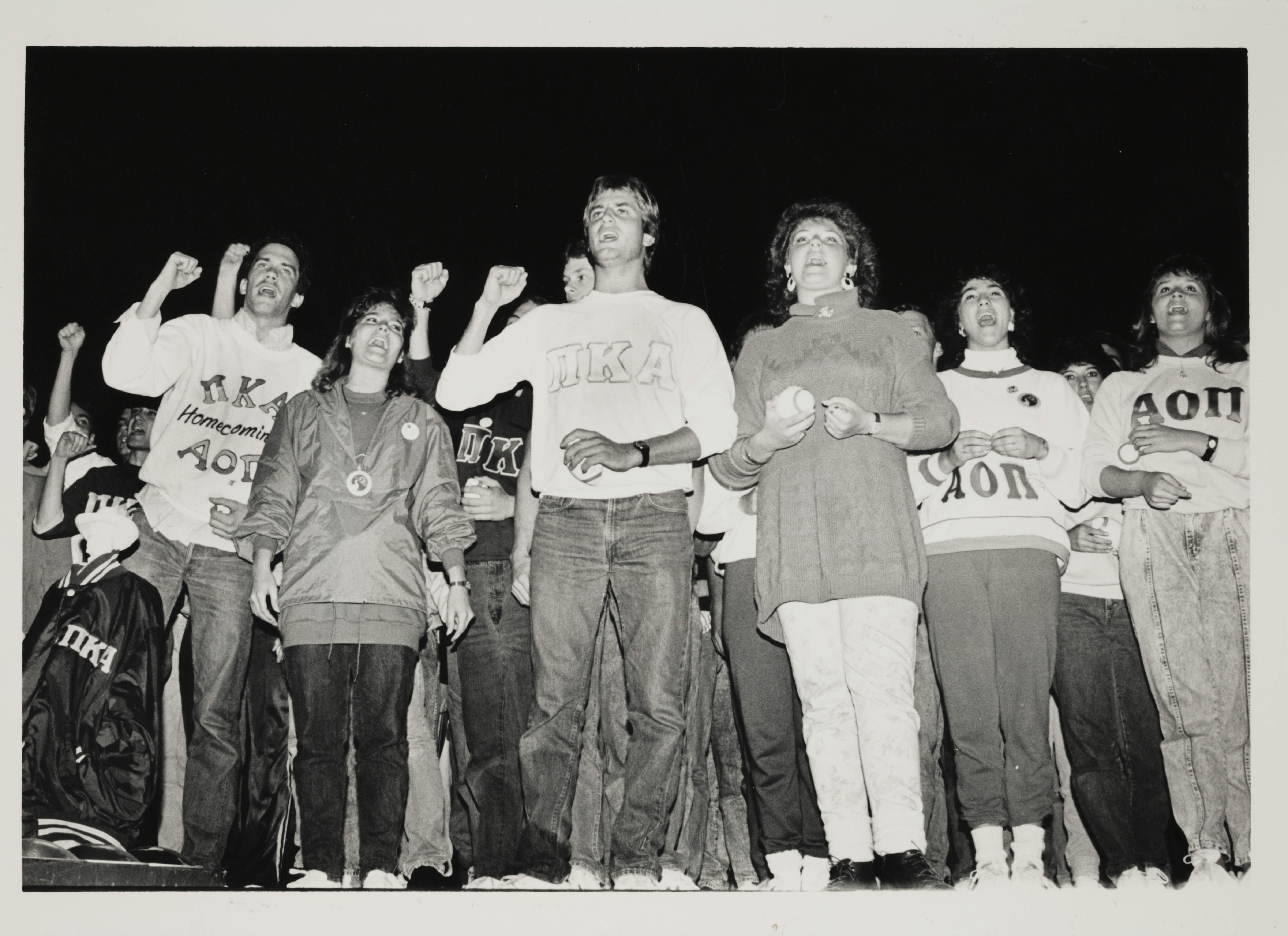 Theta Omicron Chapter Members at Homecoming Photograph, 1987
