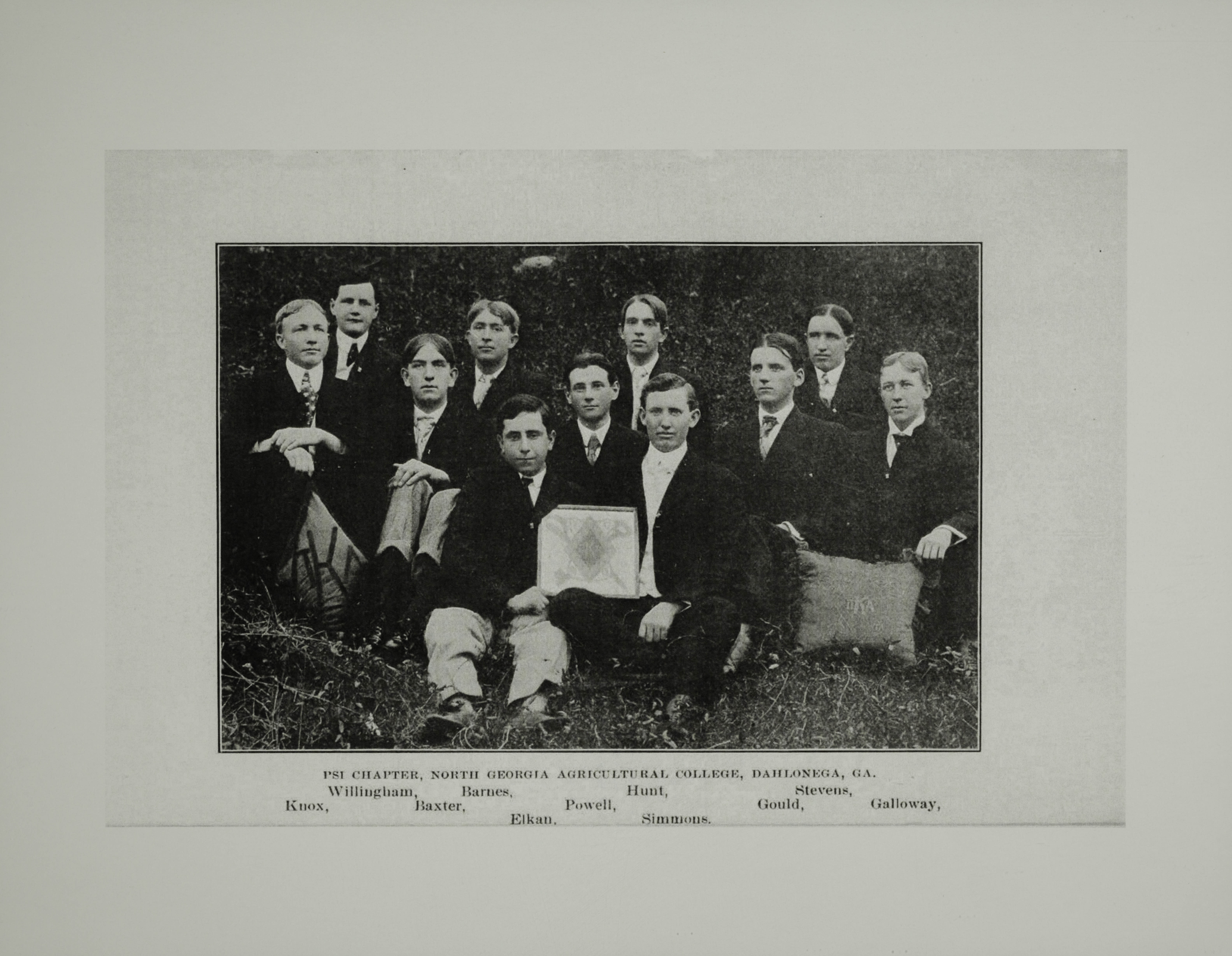 Psi Chapter Group Photograph, c. 1900s