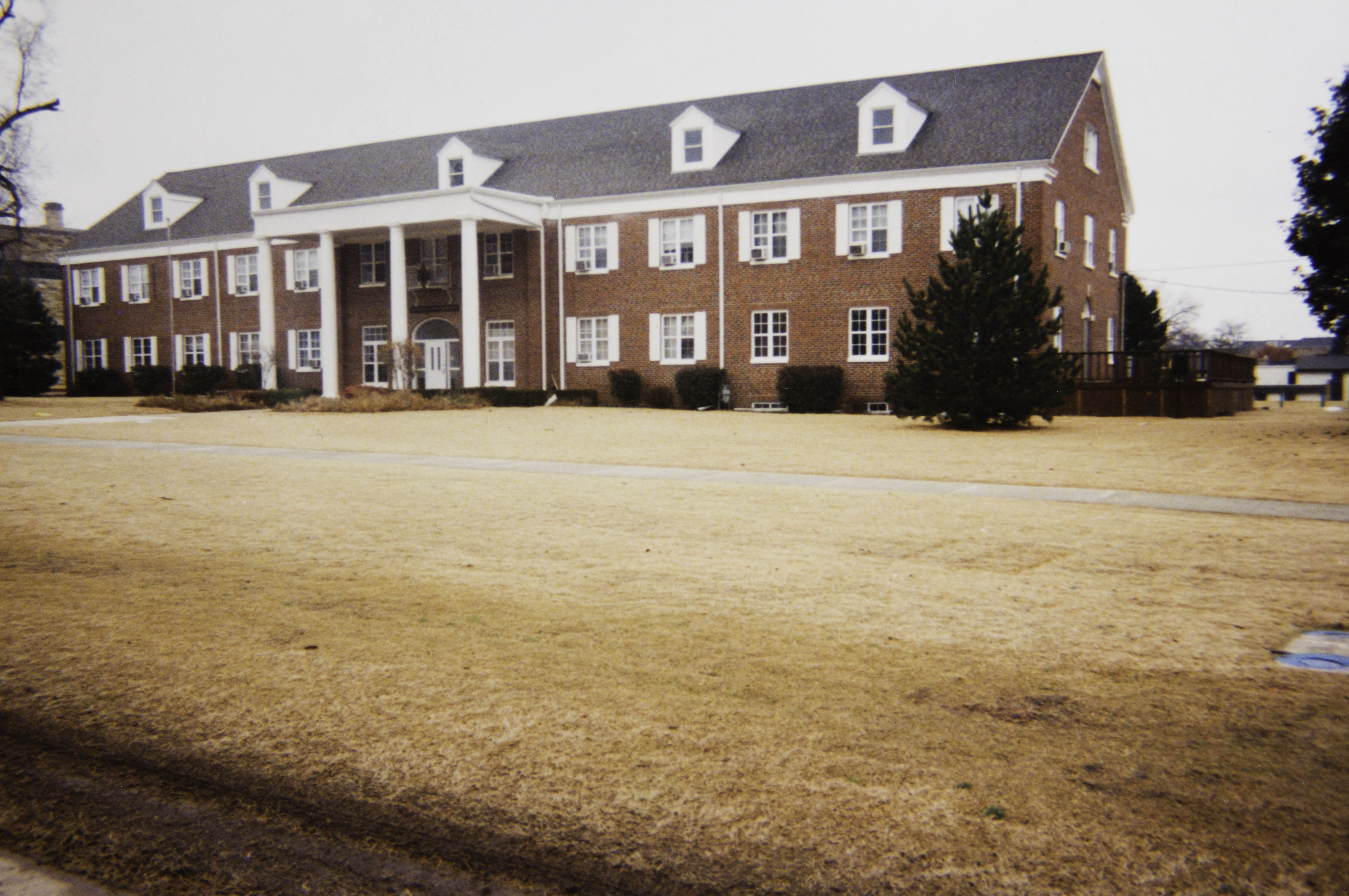 Gamma Upsilon Chapter House Side View Photograph, January 2004