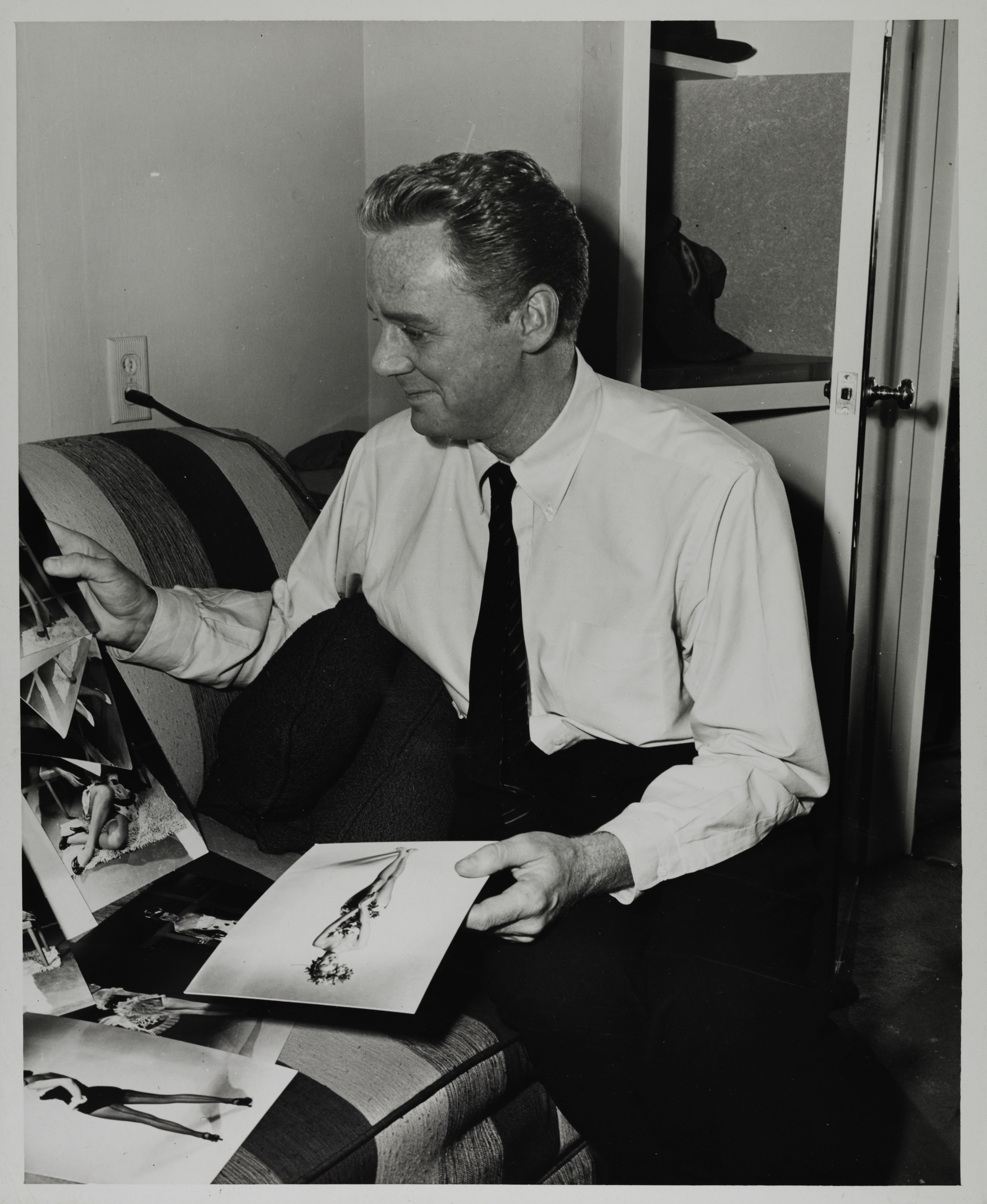 Van Johnson Judging Zeta Chapter Calendar Contest Photograph, c. 1950s