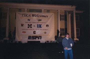 Gamma Theta Chapter House Welcome Banner Photograph, c. 2000