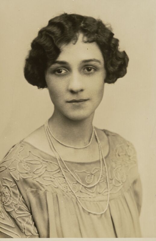Margaret Ramsey Portrait, 1927 (Image)