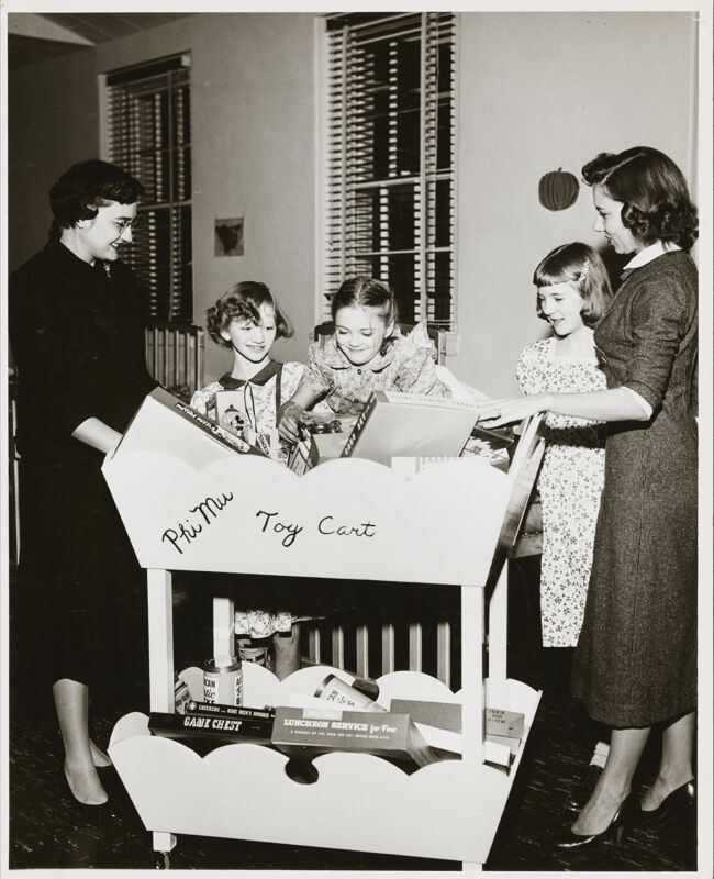 Shreveport Alumnae and Children with Toy Cart Photograph Image