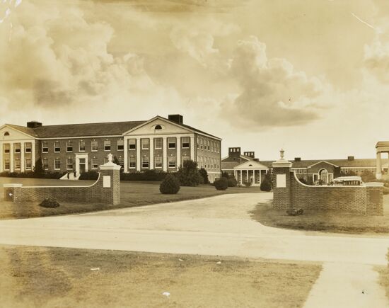 Phi Mu Gates at Wesleyan College Photograph, 1936 (image)