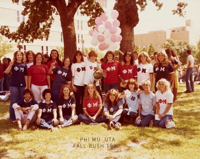 Epsilon Zeta Fall Rush Bid Day Photograph, 1980 (Image)