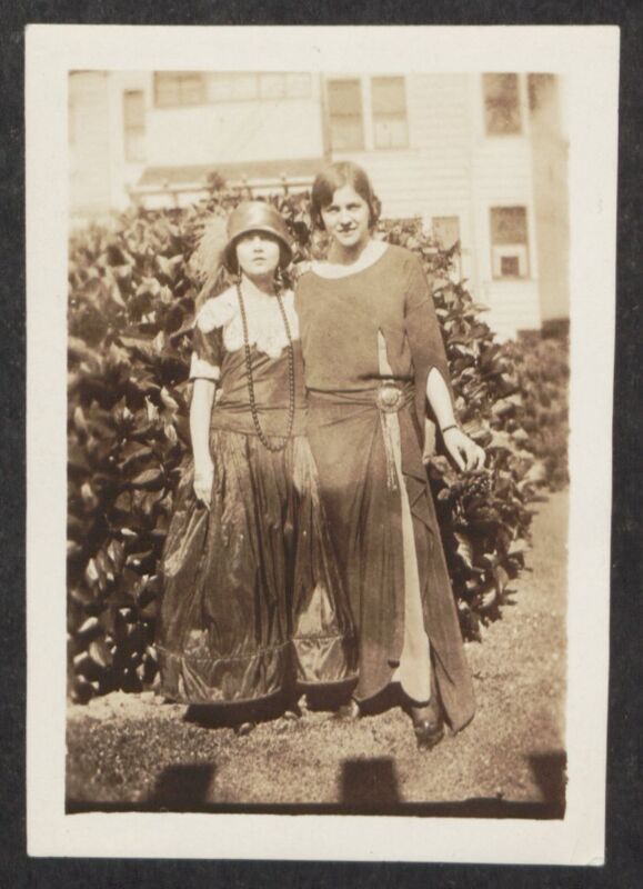 Teedee and Sybil Photograph, June 1923 (Image)