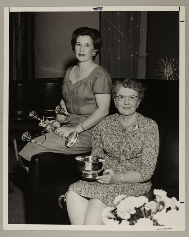 Outstanding Alumnae Chapter and Club Award Winners Photograph, June 25-30, 1960 (Image)