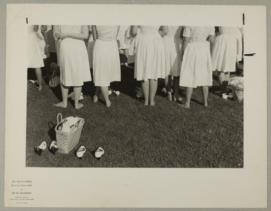 Barefoot Phi Mus at Convention Memorial Service Photograph, July 3-7, 1964 (image)