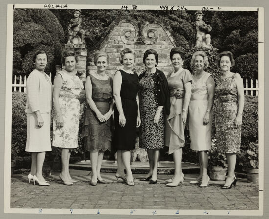 Mu Chapter Alumnae at Convention Photograph, July 2, 1966 (image)