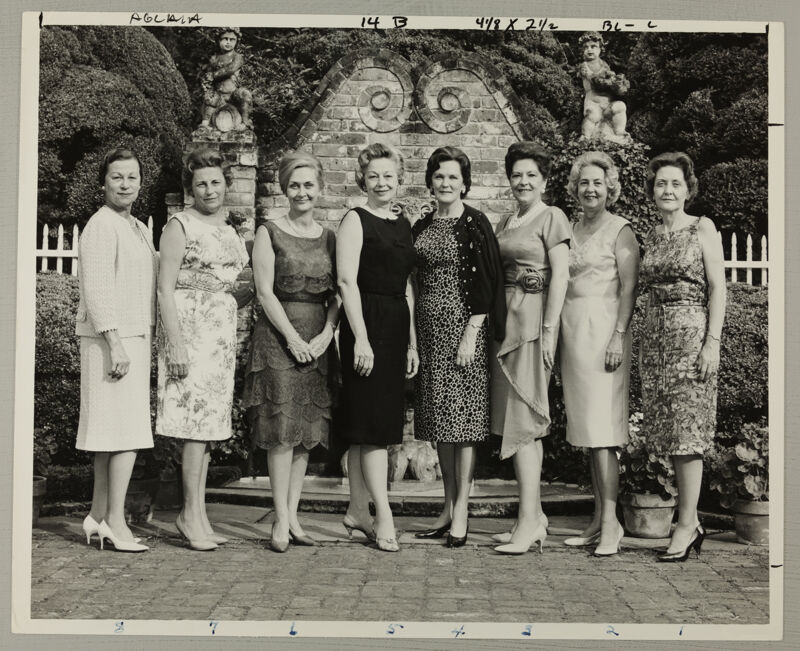 Mu Chapter Alumnae at Convention Photograph, July 2, 1966 (Image)