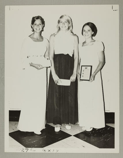 Library and Social Service Award Winners Photograph, July 5-10, 1970 (image)