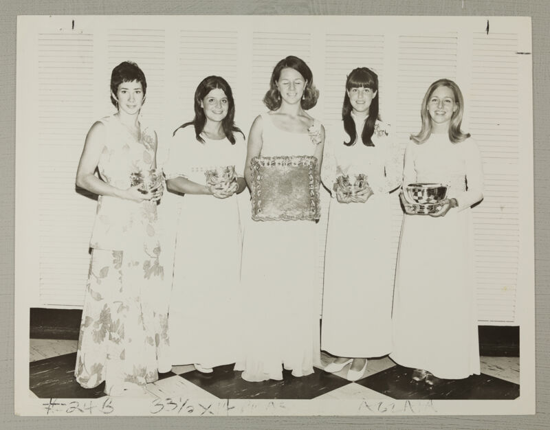 Collegiate Chapter Improvement Award Winners Photograph, July 5-10, 1970 (Image)