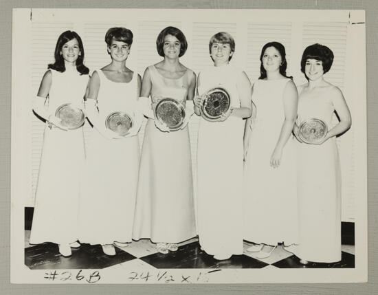 Scholarship Award Winners Photograph, July 5-10, 1970 (image)