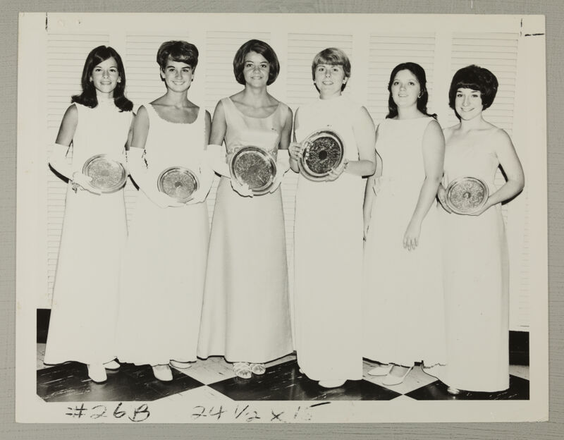 Scholarship Award Winners Photograph, July 5-10, 1970 (Image)
