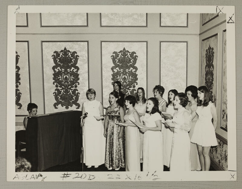 Convention Choir Photograph, July 5-10, 1970 (Image)