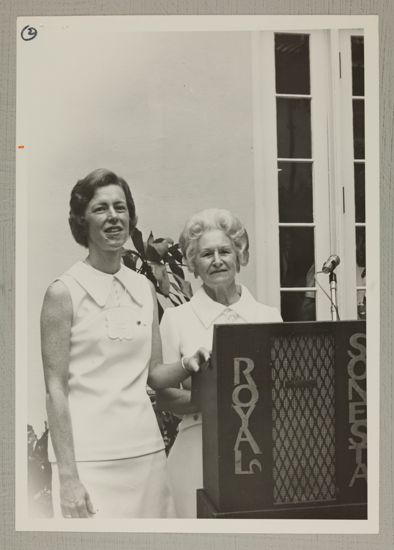 Alice Shaw and Georgie Williamson at Convention Photograph, July 7-12, 1972 (image)