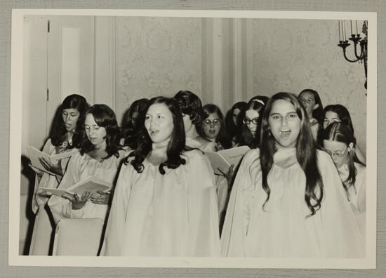 Convention Choir Photograph, July 7-12, 1972 (image)