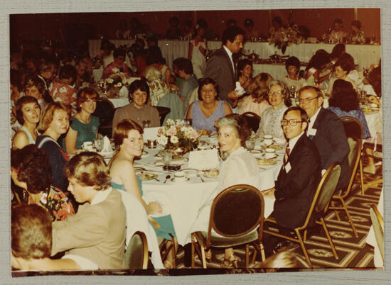 Phi Mus and Guests at Convention Banquet Photograph, July 2-6, 1982 (image)