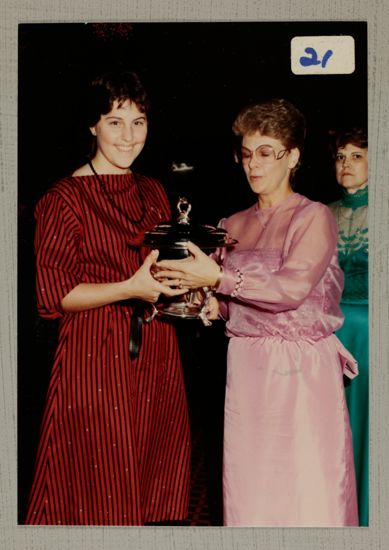 Linda Litter Presenting Award at Convention Photograph 1, June 30-July 5, 1984 (image)