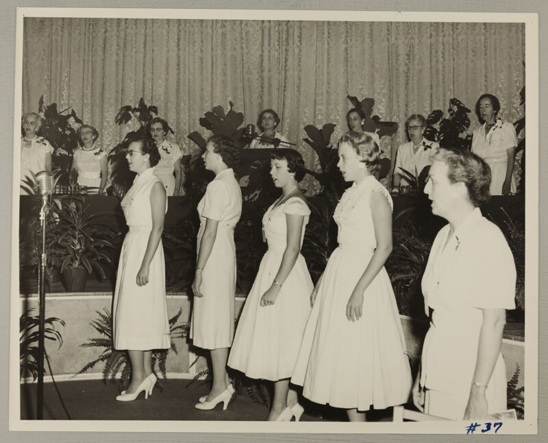 Phi Mus Singing at Convention Photograph, July 11-16, 1954 (Image)
