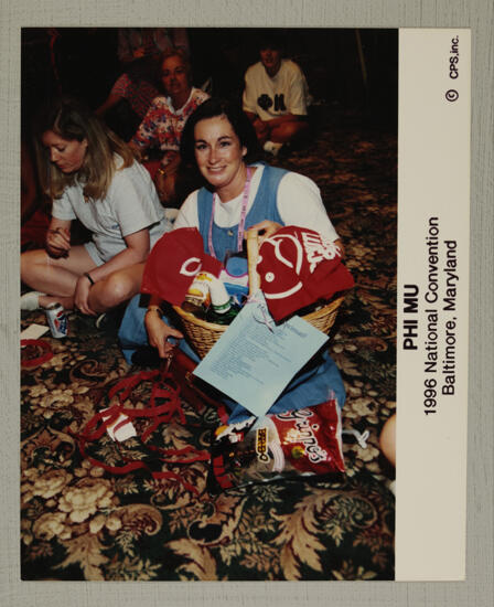 Phi Mu With Gift Basket at Convention Photograph, July 4-8, 1996 (image)