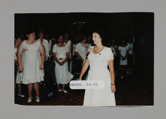 Frances Mitchelson Entering Convention Session Photograph, July 3-5, 1998 (image)