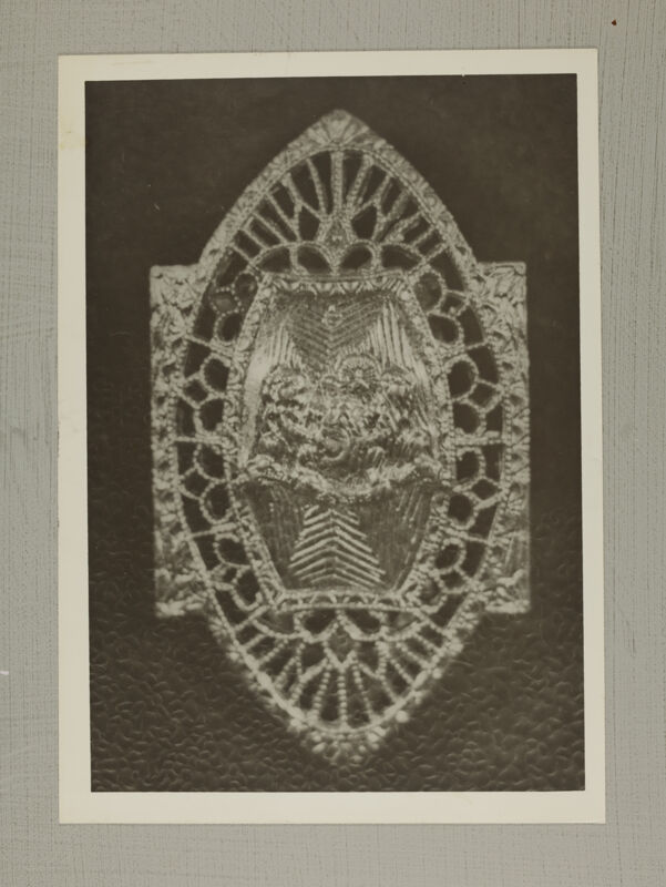 Crest Pin Photograph, 1916 (Image)
