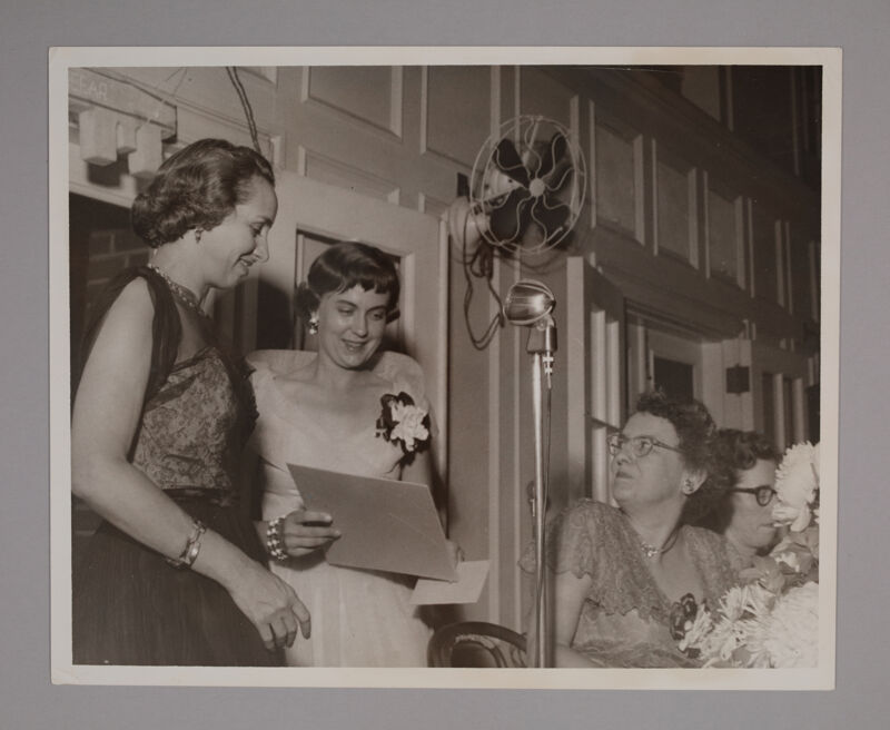 Polly Freear Presenting Award at Convention Photograph, June 23-28, 1952 (Image)