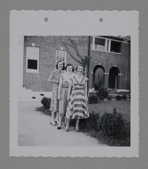 Kadie Gilchrist and Two Unidentified Phi Mus at Convention Photograph, June 23-28, 1952 (Image)
